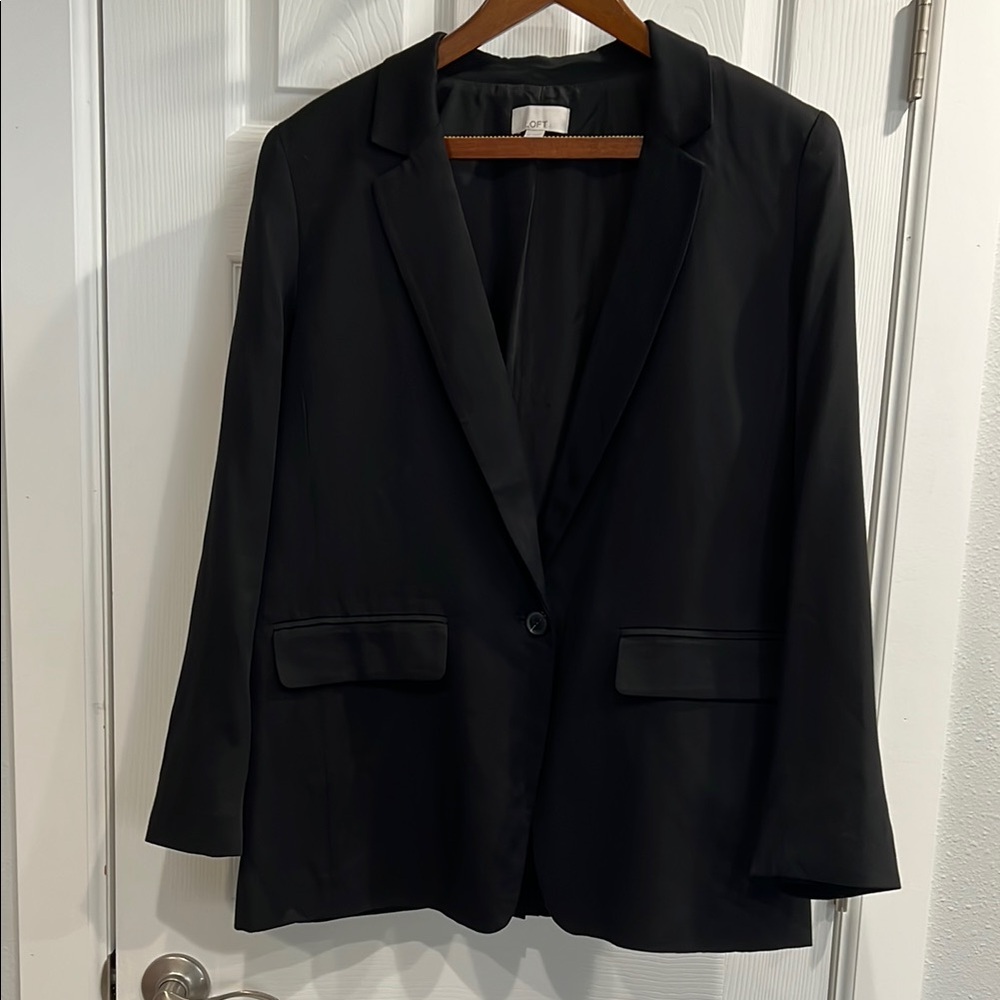 LOFT Black Blazer Single-Breasted Notched Lapels